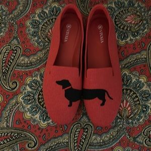 NWOB SIZE 40/9 Vivaia Women’s Dachshund Flats